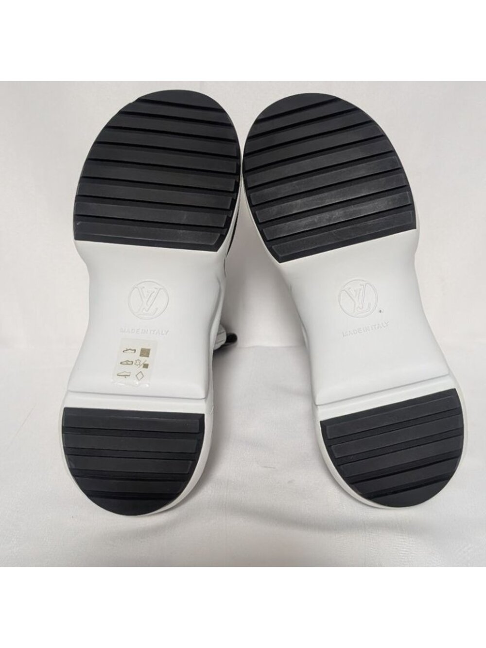 Louis Vuitton Akreiteline Sneakers Boots - Picture 6 of 10